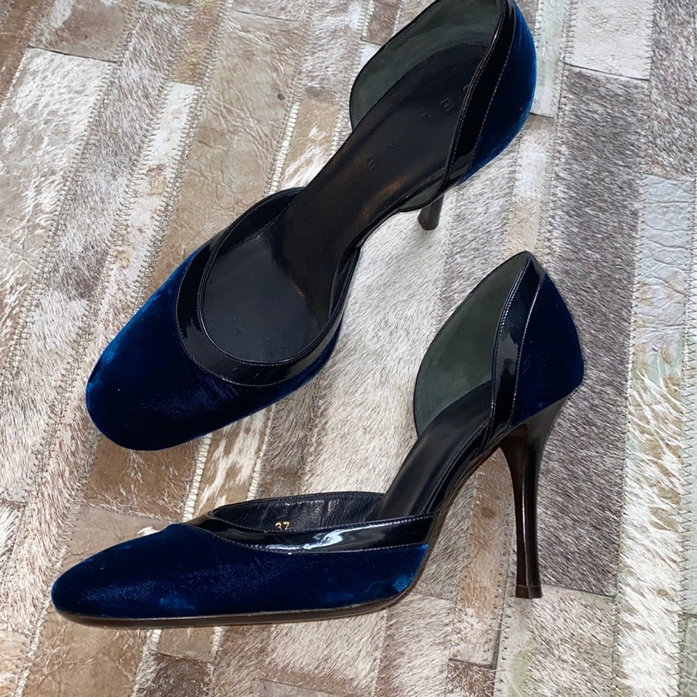 Authentic Celine Navy Velvet Rounded Toe Heels - image 2